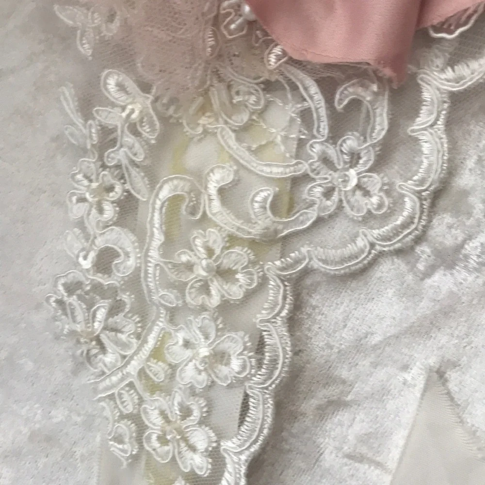 NWOT Elegant Crystal/ lace/sequence/pearl Headband w/ satin like sash